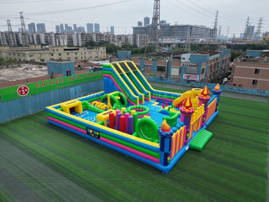 GF2-160C Giant Inflatable Castle Park