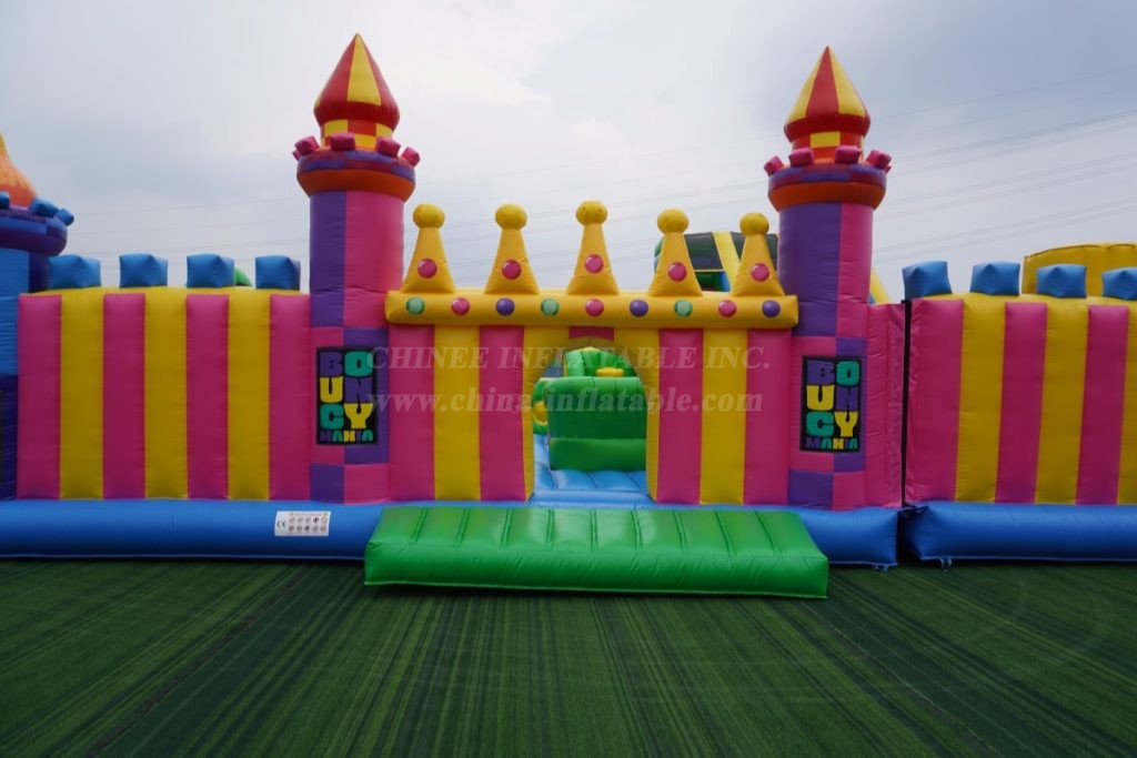 GF2-160C Giant Inflatable Castle Park