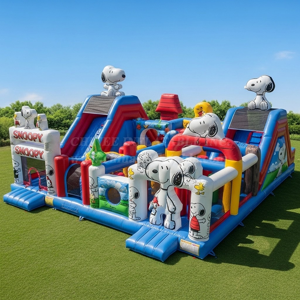 T6-6210 Snoopy Inflatable Playground
