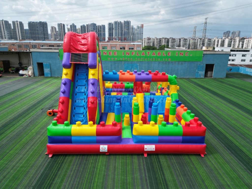 T2-4960B LEGO Bouncy Castle & Slide