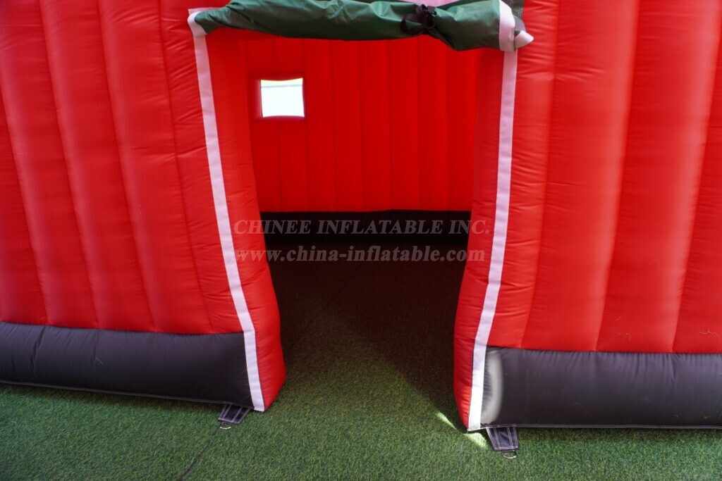 C1-401 Giant Inflatable Santa Claus with House and Gifts