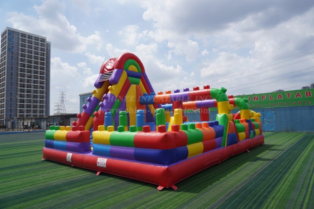 T2-4960B LEGO Bouncy Castle & Slide