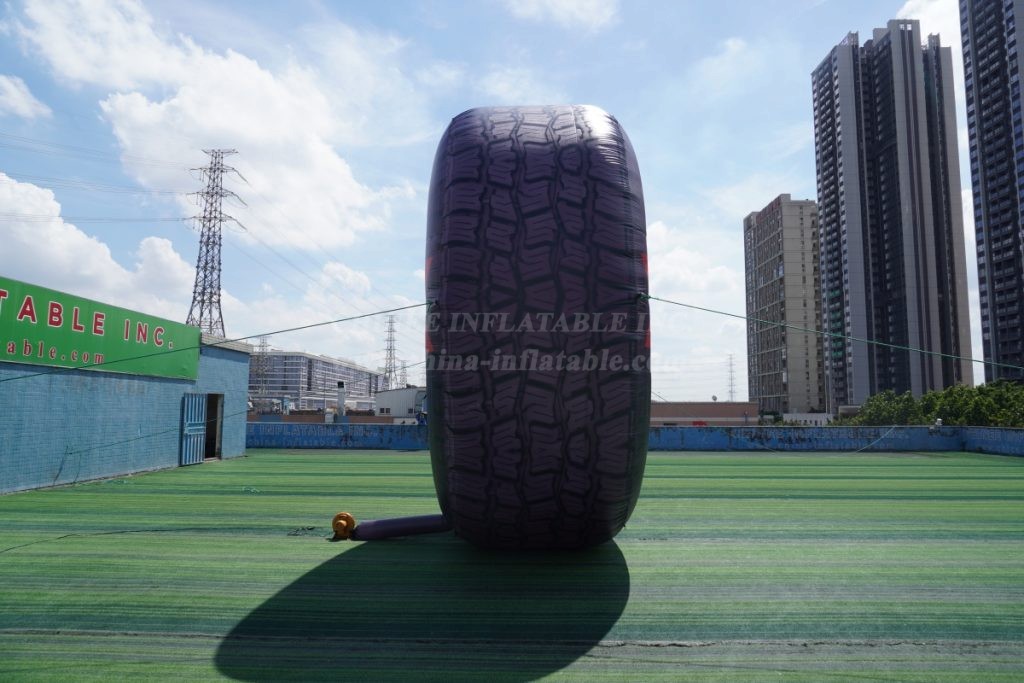 SI1-031 Giant Inflatable Tire Replica