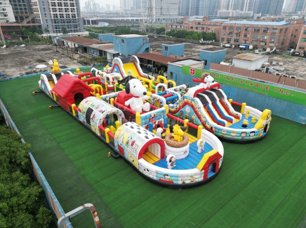 CR2-114 Snoopy Theme Challenging Run Giant Inflatable Obstacle Courses