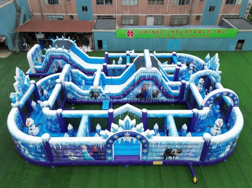 CR2-297 Frozen Theme Challenging Run Giant Inflatable Obstacle Courses
