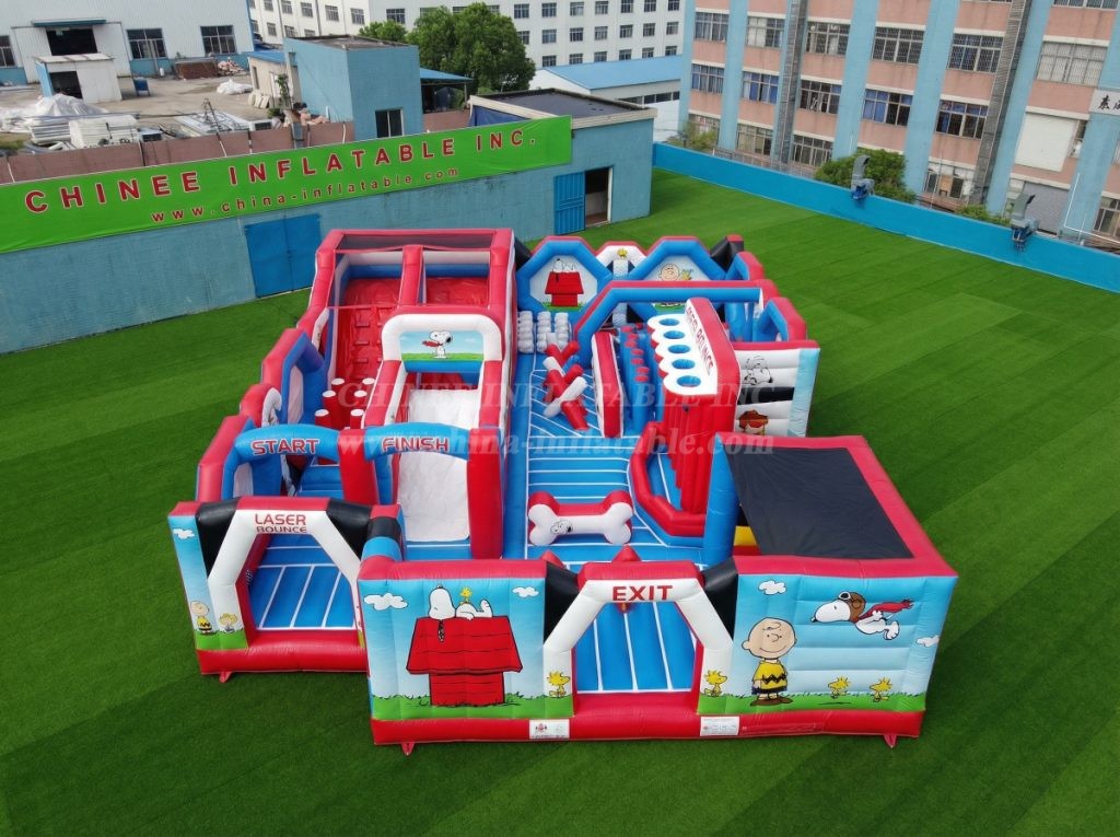 GF3-404 Snoopy Theme Inflatable Park