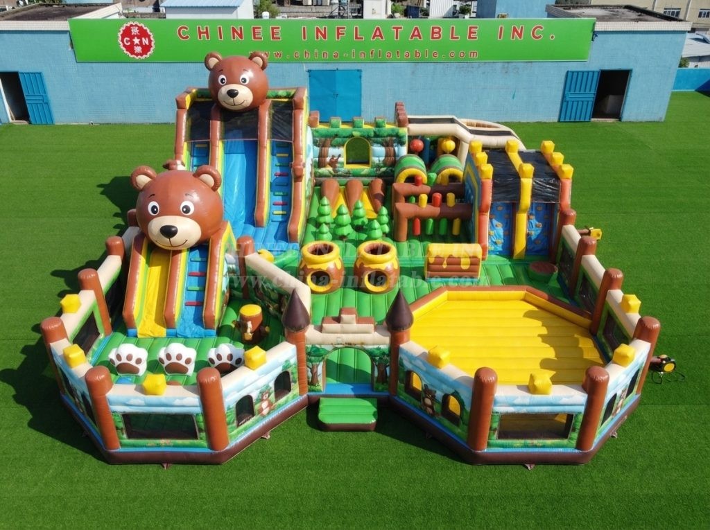 GF3-515 Bear Theme Inflatable Park