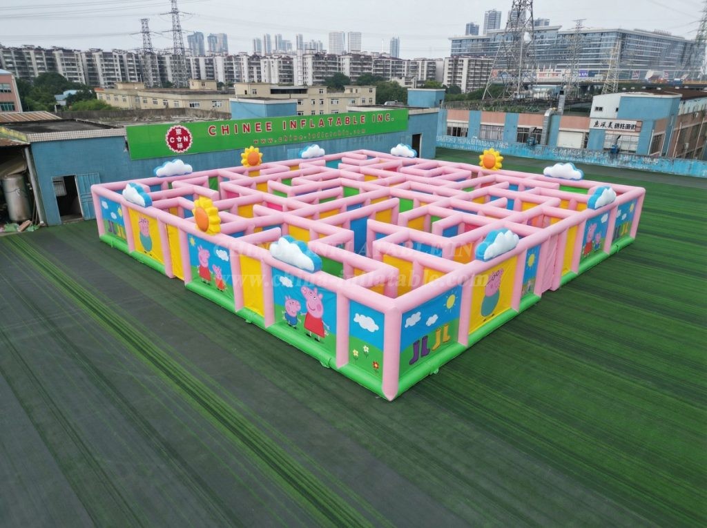 MAZE1-113 Peppa Pig Theme Inflatable Maze