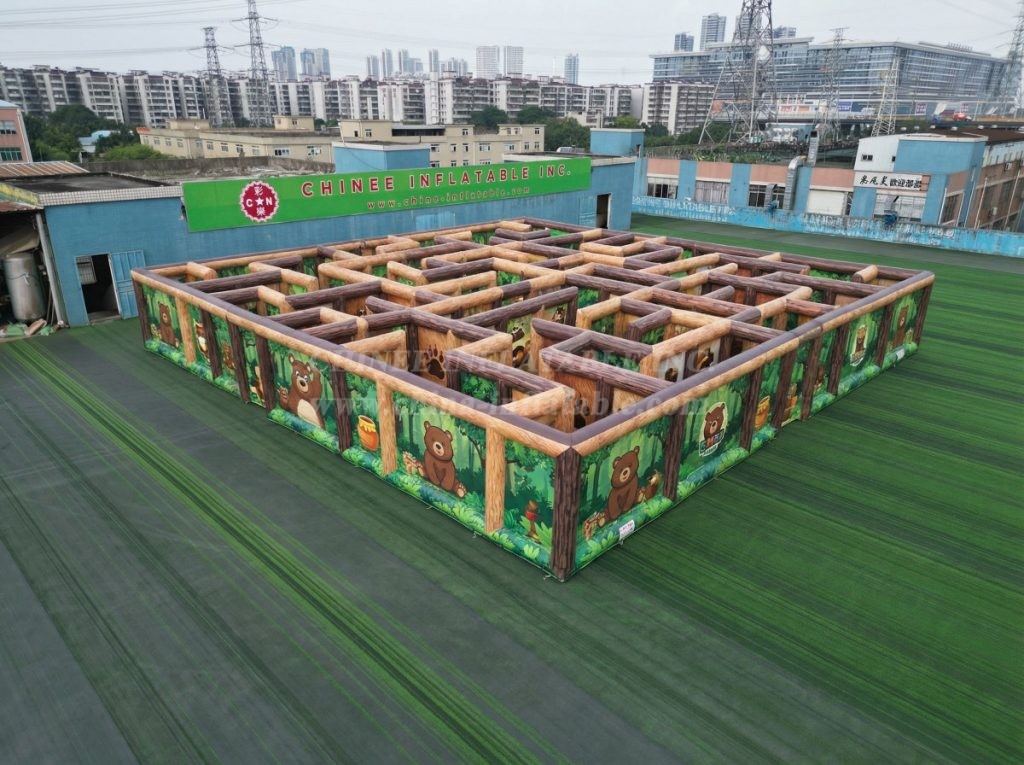MAZE1-12 Bear Theme Inflatable Maze