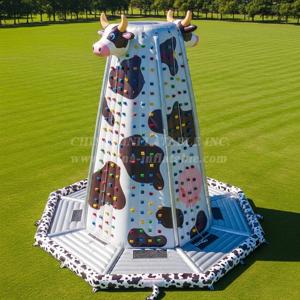 T11-4546 Cow Theme Inflatable Climbing Wall