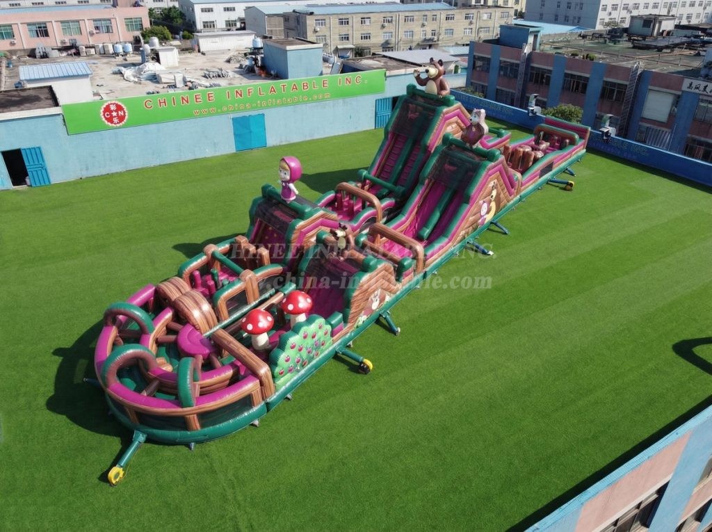 CR2-888 Masha And The Bear Theme Giant Obstacle Course Challenging Run
