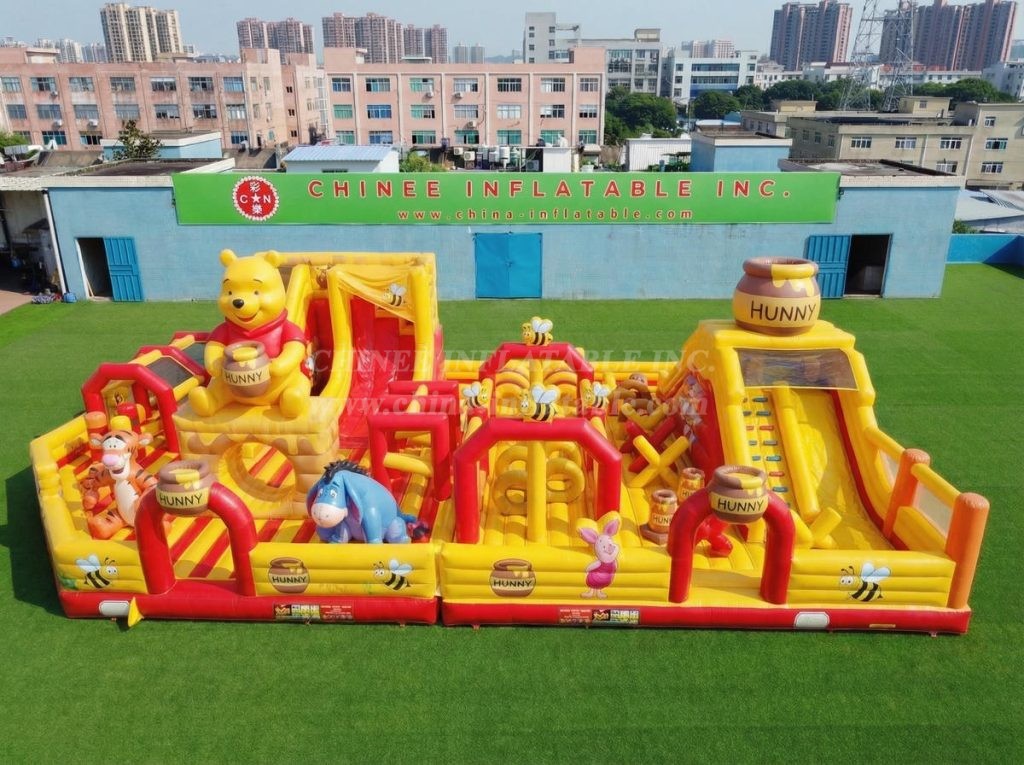 GF3-889 Winnie The Pooh Theme Inflatable Park