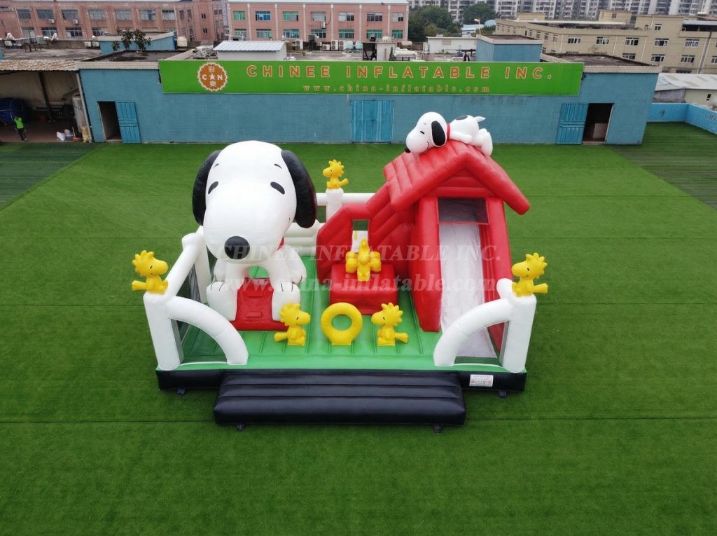 T2-8910 Snoopy Theme Bouncy Castle With Slide