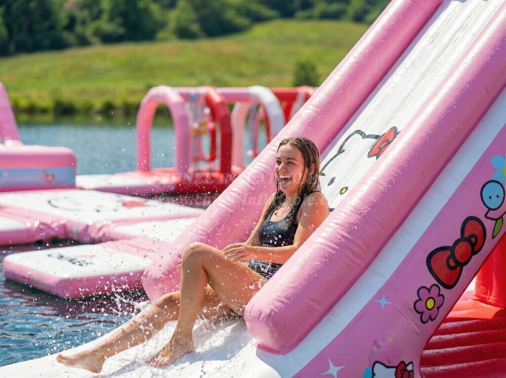 S615 Hello Kitty Theme Inflatable Water Park