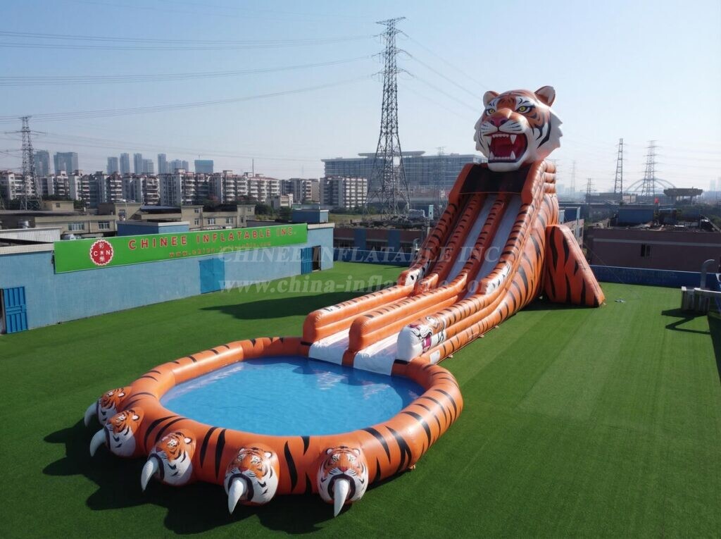 GS2-196 Tiger Theme Giant Inflatable Water Slide