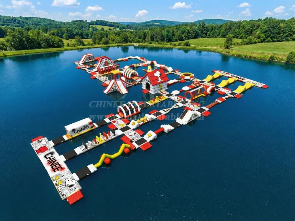 S651 Snoopy Theme Inflatable Water Park