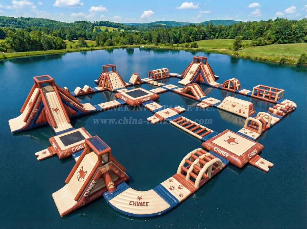 S855 Fox Theme Inflatable Water Park