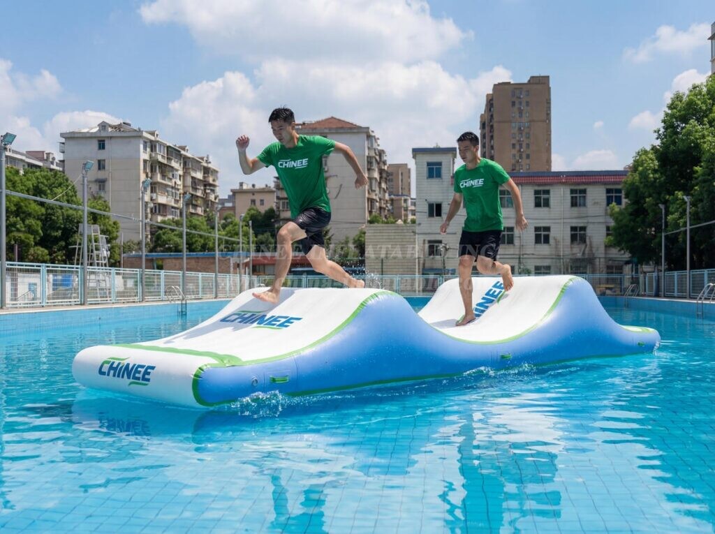 T10-615 Exciting Inflatable Slipping Wave For Water Park