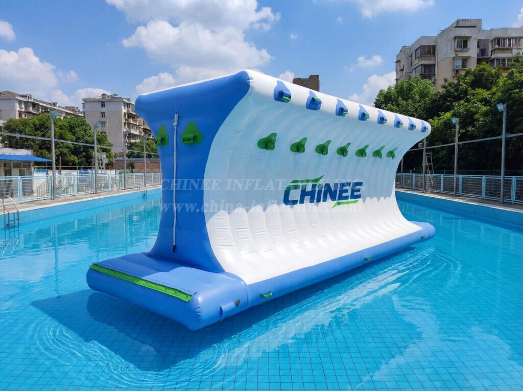 T10-613 Durable Inflatable Climbing Wall With TUV Certificate – Rough Path