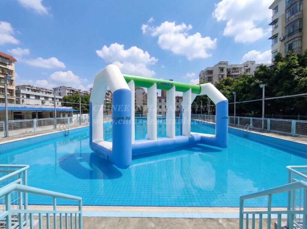 T10-638 Swimming Pool Water Games Colum Bridge